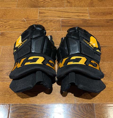 **PROSTOCK** Black Used Senior CCM HG42 Gloves 14" Pro Stock