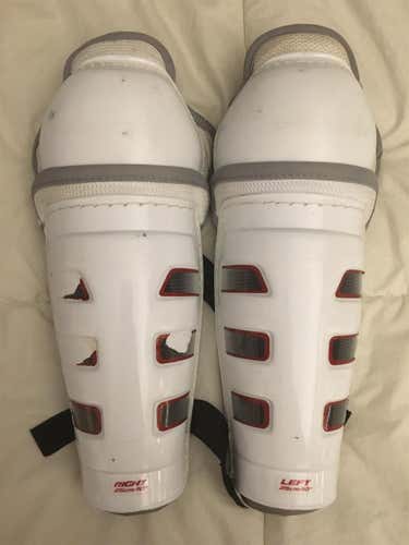 Youth CCM Vector Shin Pads