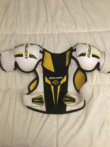 Youth Large Bauer Supreme One 40 Shoulder Pads