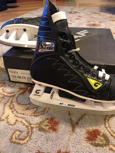 Junior Graf Supra 735 Wide Width Size 3.5 Hockey Skates
