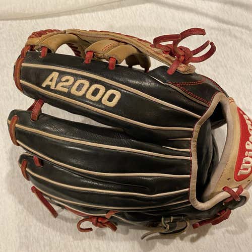 Black High School/College Infield A2000 11.75" Baseball Glove