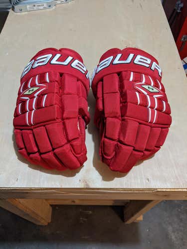 Red Used Senior Bauer Nexus 1000 Gloves 14"