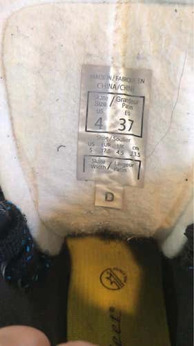 Junior Used CCM Hockey Goalie Skates Regular Width Size 4