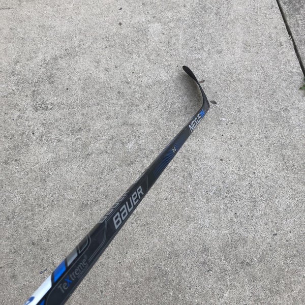 Senior Right Handed Nexus 1N Toe Pattern Hockey Stick