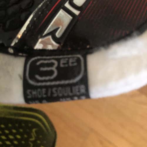 Junior Bauer Vapor Extra Wide Width Size 3 Hockey Skates