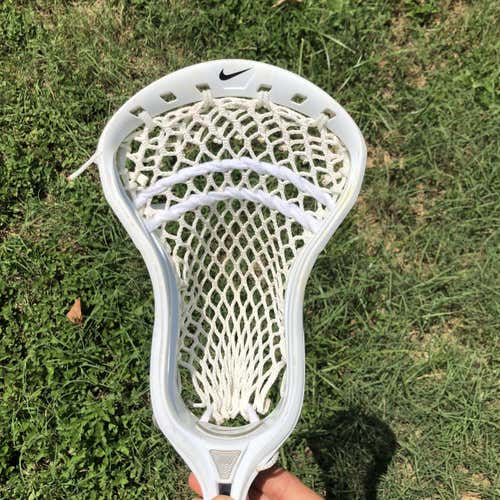 Nike Lakota 2 - Strung
