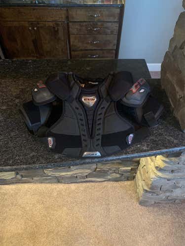 Senior Large CCM RBZ 150  Shoulder Pads