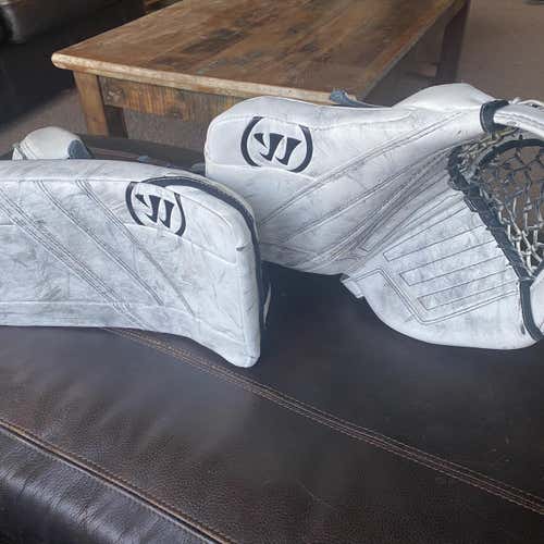 White Intermediate Regular Ritual G4 Glove And Blocker