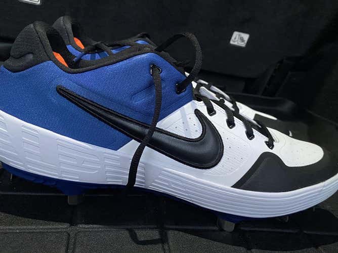 New Size 13 (Women's 14) Nike