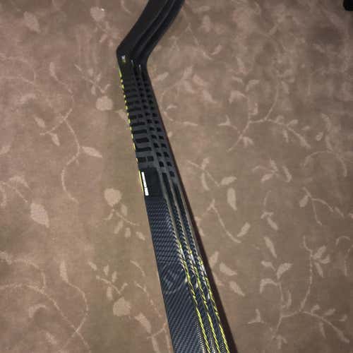 Senior Right Handed Alpha DX Toe Pattern  Hockey Stick