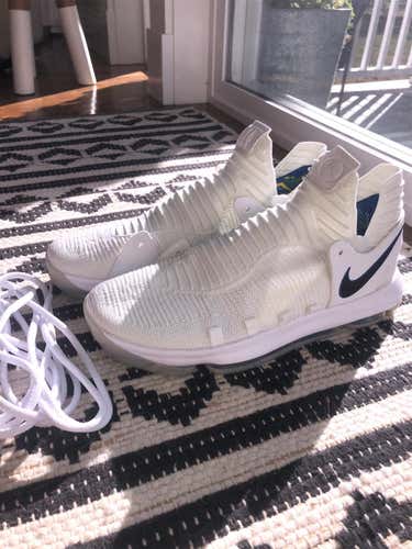 White Men's Size Men's 10.5 (W 11.5) Nike Shoes