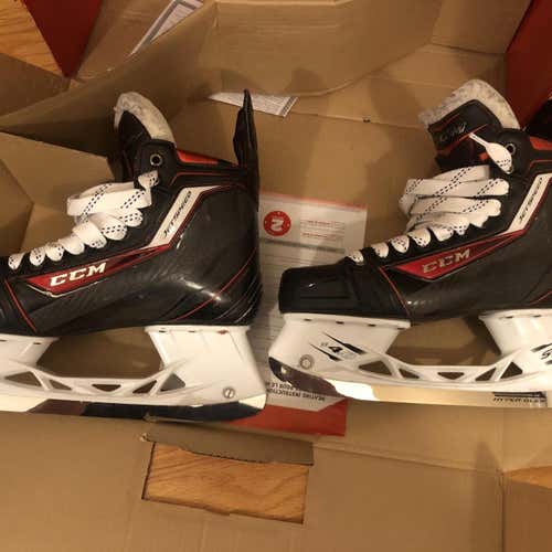 Senior CCM Jetspeed (pre FT1) Regular Width  Size 10.5 Hockey Skates