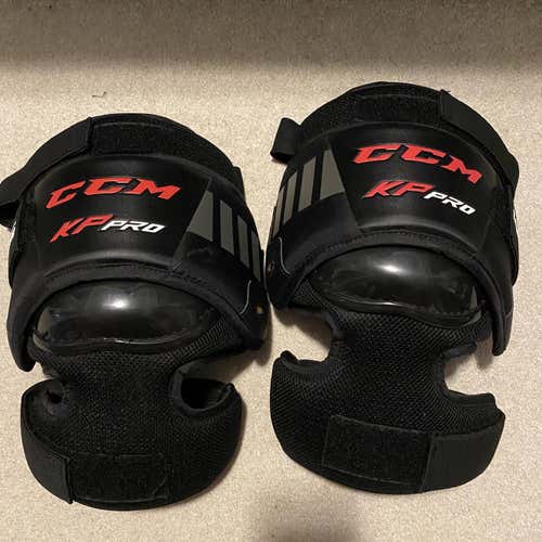 CCM Pro Senior Knee Pads