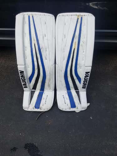 White Used Junior 28 +2 Vaughn Ventus SLR Jr Goalie Leg Pads