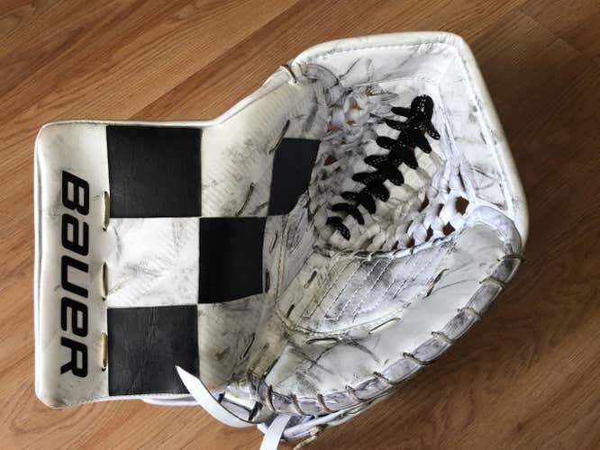 Bauer Supreme 2S Pro Goalie Glove