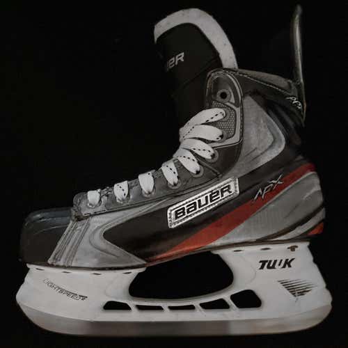 Senior Bauer Vapor APX Regular Width Pro Stock Size 7.5 Hockey Skates