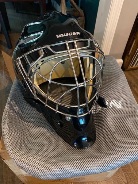 Senior Vaughn VM7700 Goalie Mask LG
