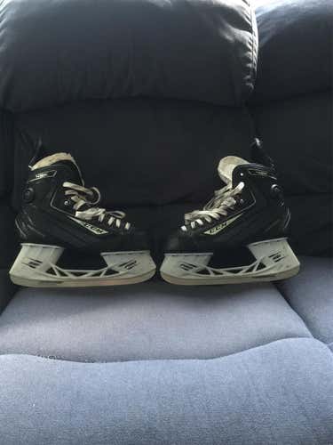 Senior CCM Ribcore 42k Regular Width Size 7 Hockey Skates