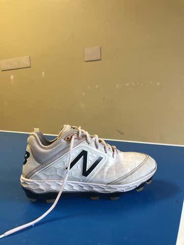 New Balance Molded Baseball Cleats Size 7.5