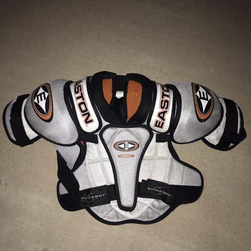 Senior Small Easton Synergy 300 Shoulder Pads