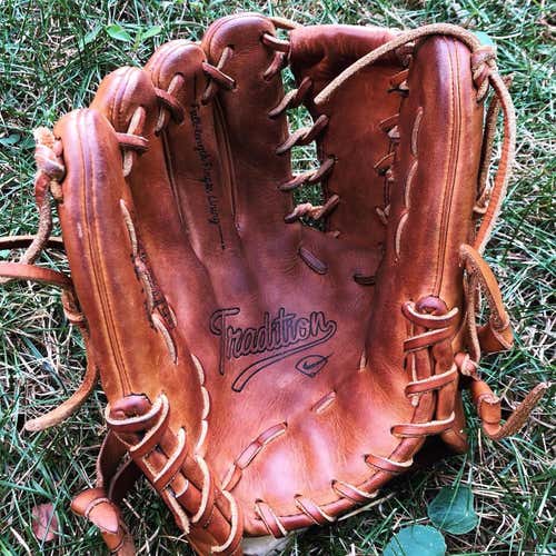 High School/College Right Hand Throw Pro Tradition 11.5" Baseball Glove