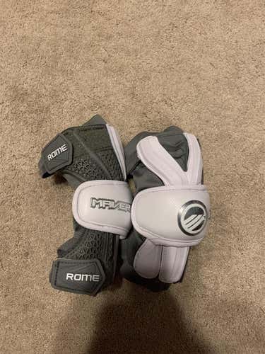 New Medium/Large Maverik Rome Arm Pads
