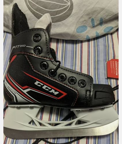 New Youth CCM JetSpeed FT340 Hockey Skates Regular Width Size 10