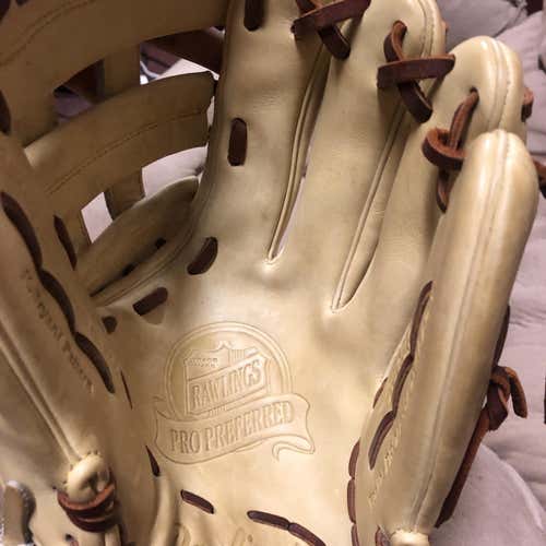 Brown High School/College Outfield 12.25" Baseball Glove