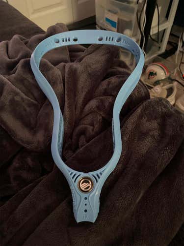 Blue New Unstrung Maverik Spider Head