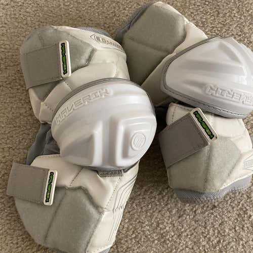 New Medium/Large Maverik Combine Lacrosse Elbow Pads