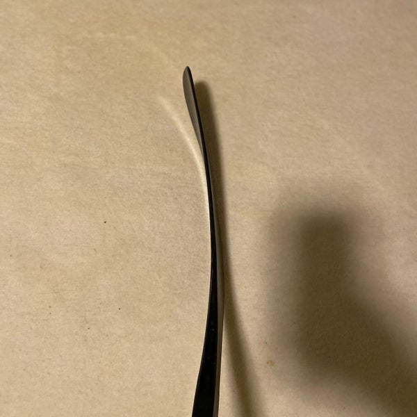 Mike Peca Senior Right Handed Dolomite Grip Mid Pattern Pro Stock Hockey Stick