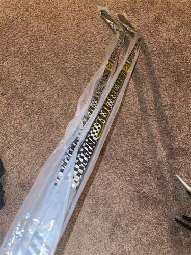 2 Pack Senior LH Supreme 2S P92M Pro Stock Hockey Stick