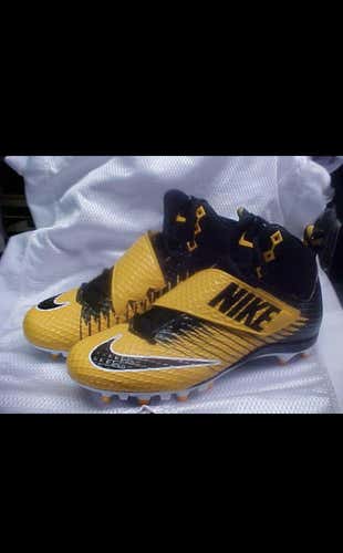 Yellow Men's Molded Cleats Nike