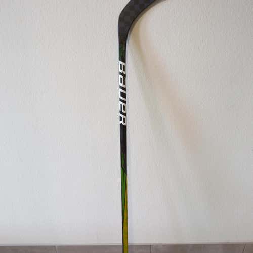 New Release Bauer Supreme Ultrasonic RH Senior Hockey Stick 87 Flex Ultra Sonic Right Hand