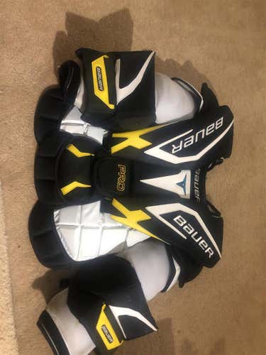 Senior Large Bauer Supreme 2S Pro  Goalie Chest Protector