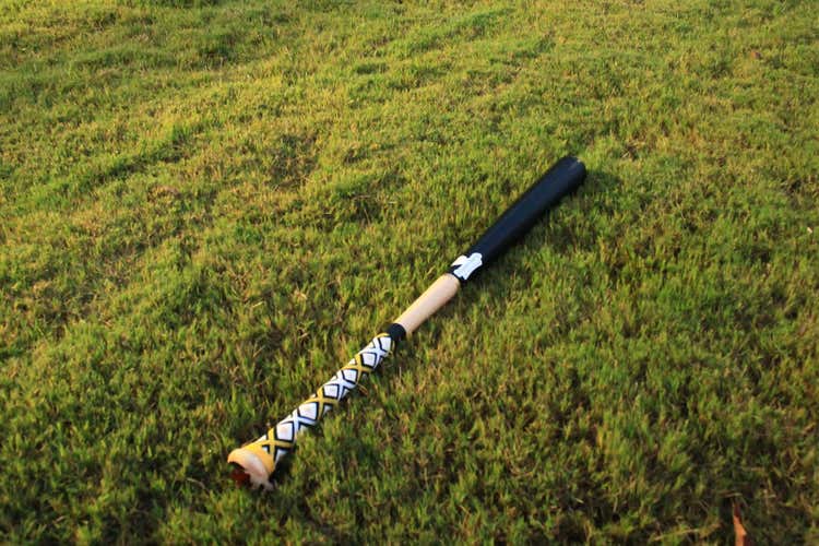 New High School/College BBCOR Certified 2020 Wood Sasquatch Bat (-3) 30 oz 33"