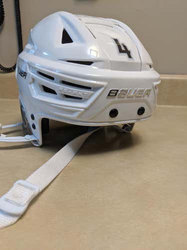 White New Medium Bauer Re-Akt 150 Helmet