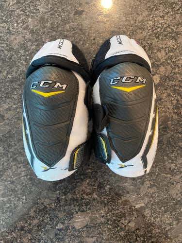Junior Small CCM Tacks 4052 Elbow Pads