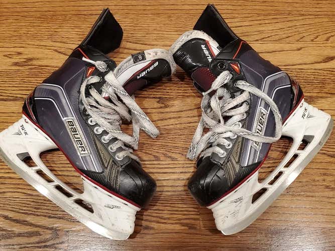 Used Senior Bauer Vapor X600 Hockey Skates Regular Width Size 6D