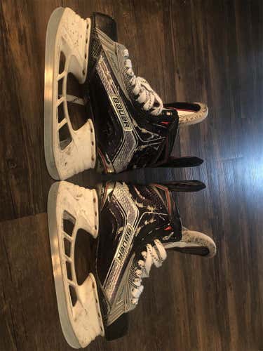 Senior Bauer Vapor 1X Extra Wide Width  Size 7 Hockey Skates