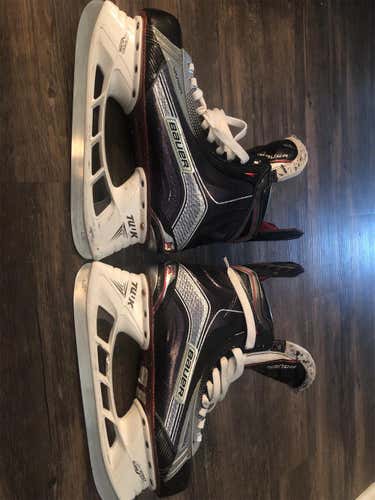 Senior Bauer Vapor 1X Regular Width  Size 9.5 Hockey Skates