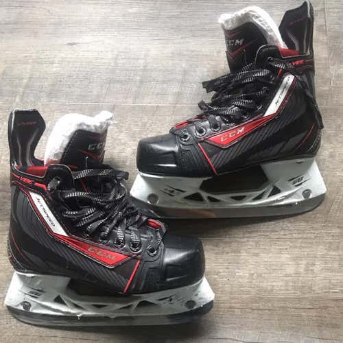 Junior CCM JetSpeed Vibe Regular Width Size 2.5 Hockey Skates