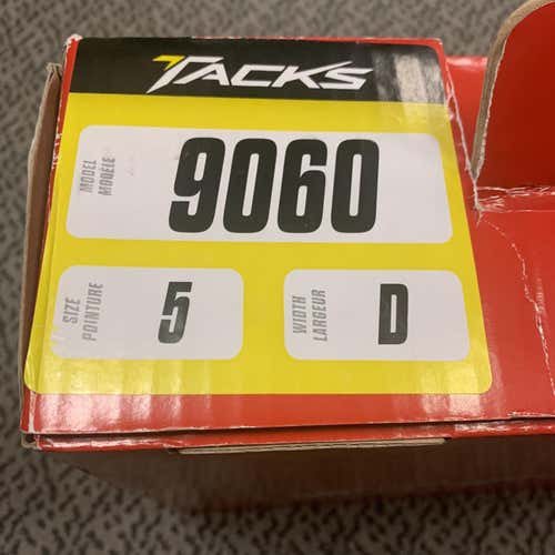 Price Is The Price! New CCM 9060 Junior Skates