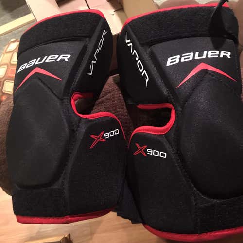 Bauer Vapor X900 Knee Guards Senior