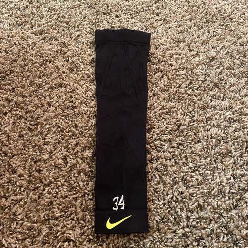 Used Nike Arm Sleeve L/XL