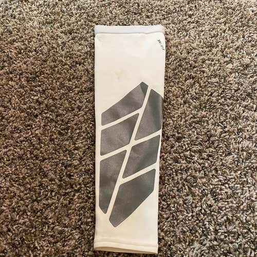 Used Nike Vapor Sliding Arm Sleeve L/XL
