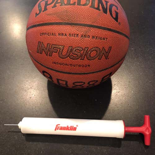 Spalding Basketball With Hand Pump