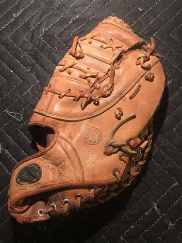 VINTAGE JAPANESE Brown Kid(9YO-13YO) First Base F-9  Baseball Glove