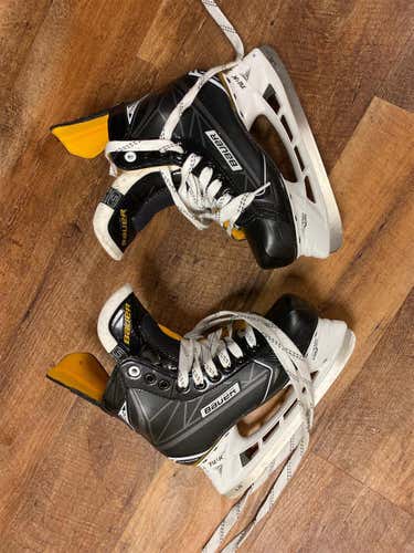 Senior Bauer Supreme S170 Size 6 Hockey Skates