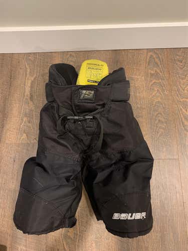 Black Junior XL Bauer Supreme 1S  Hockey Pants